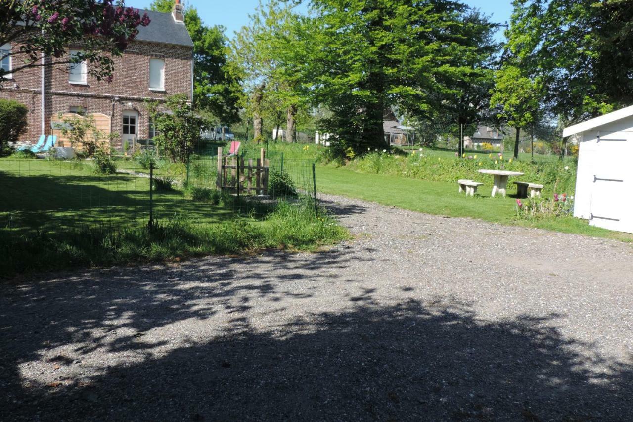 Belval Cottages Benouville  Exteriör bild